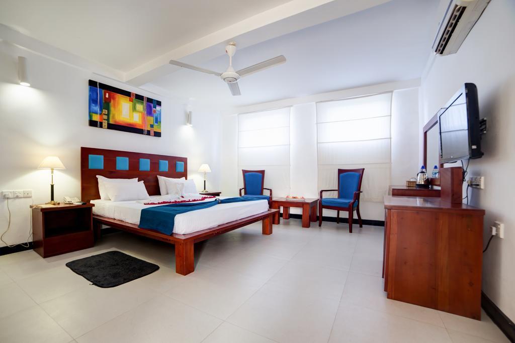 Pigeon Island Beach Resort And Spa Нилавели Экстерьер фото
